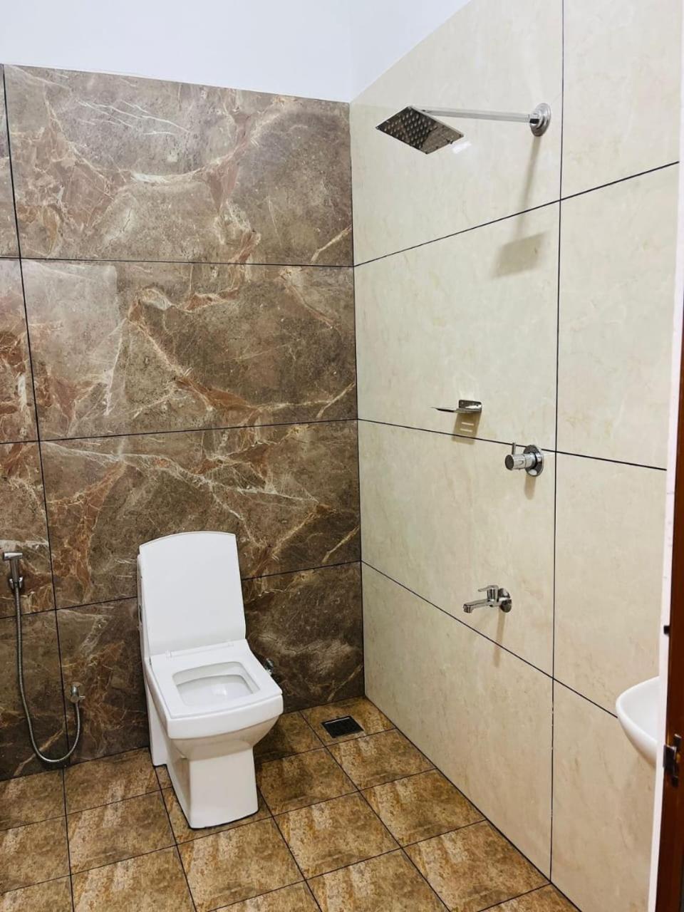M R Holiday Home Вагамон Экстерьер фото
